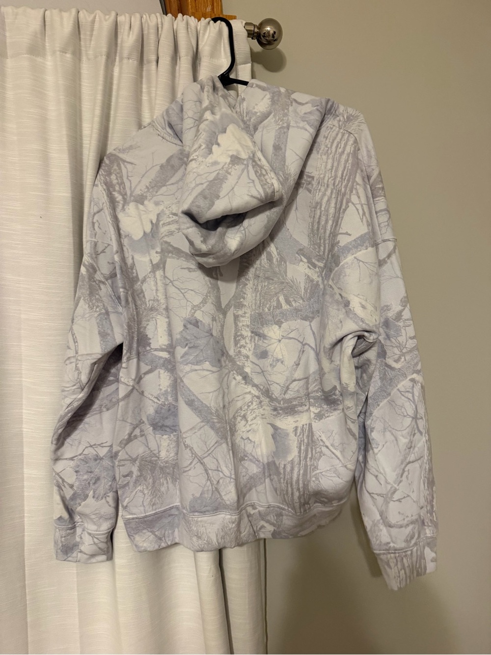 Hollister Camo Hoodie - Picture 2 of 3